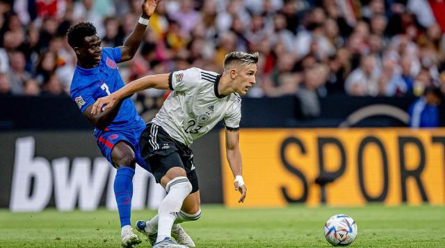 更加坚定其 更加坚定其